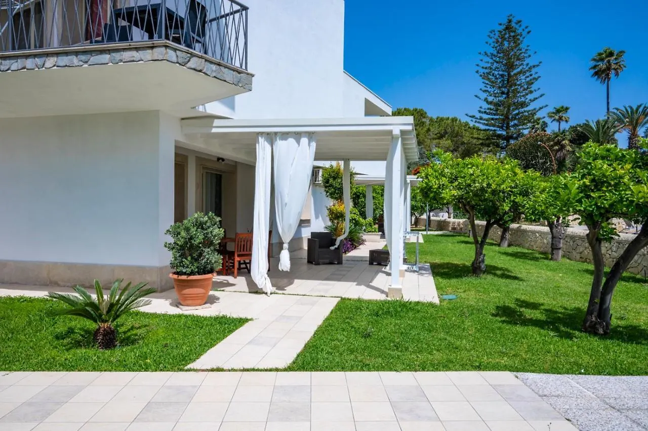 Villa Venera Fontane Bianche Italia